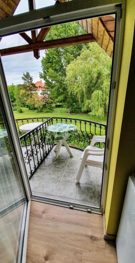 Jade Panzio Bed & Breakfast Balatonföldvár Dış mekan fotoğraf