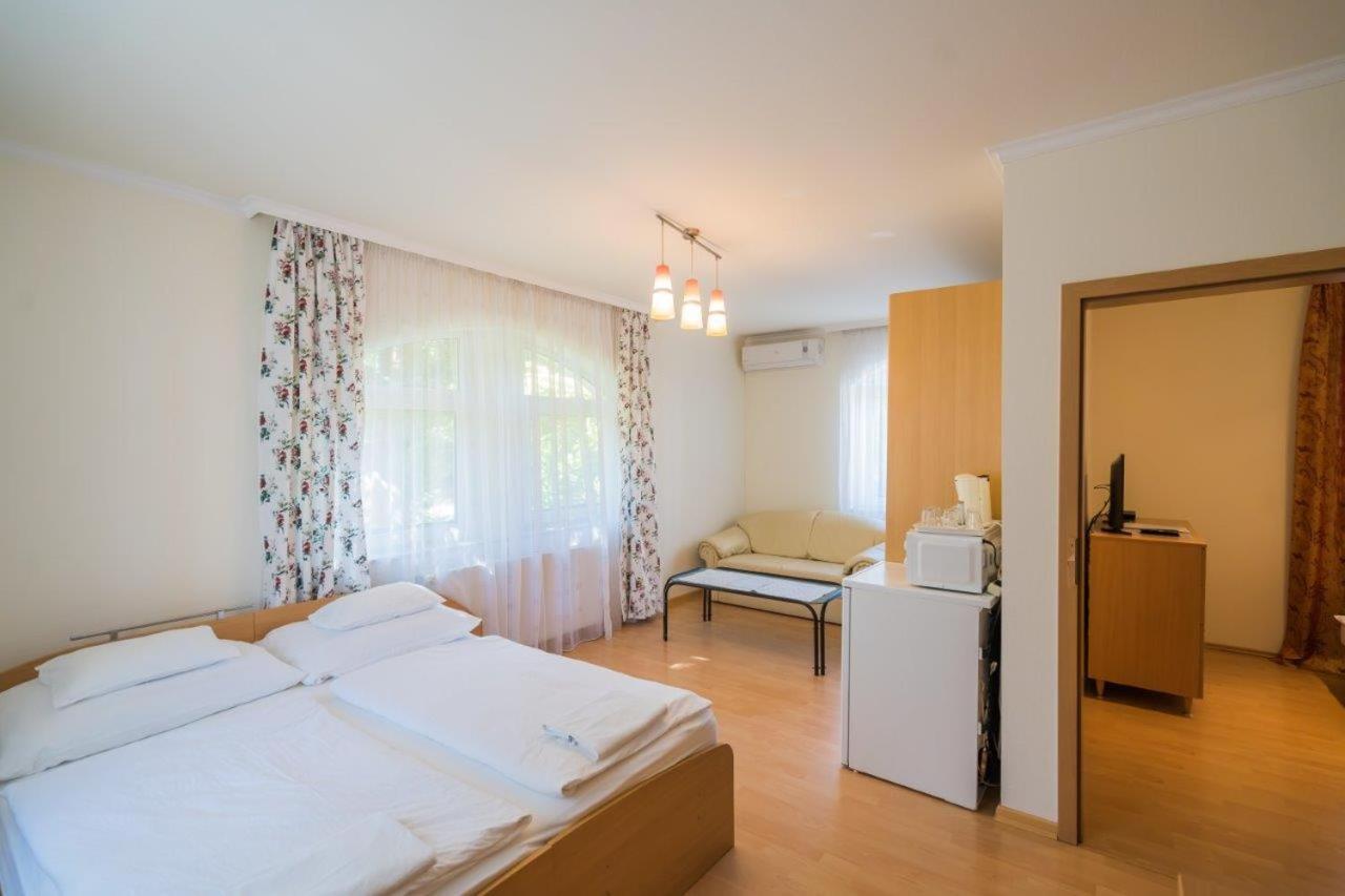 Jade Panzio Bed & Breakfast Balatonföldvár Dış mekan fotoğraf