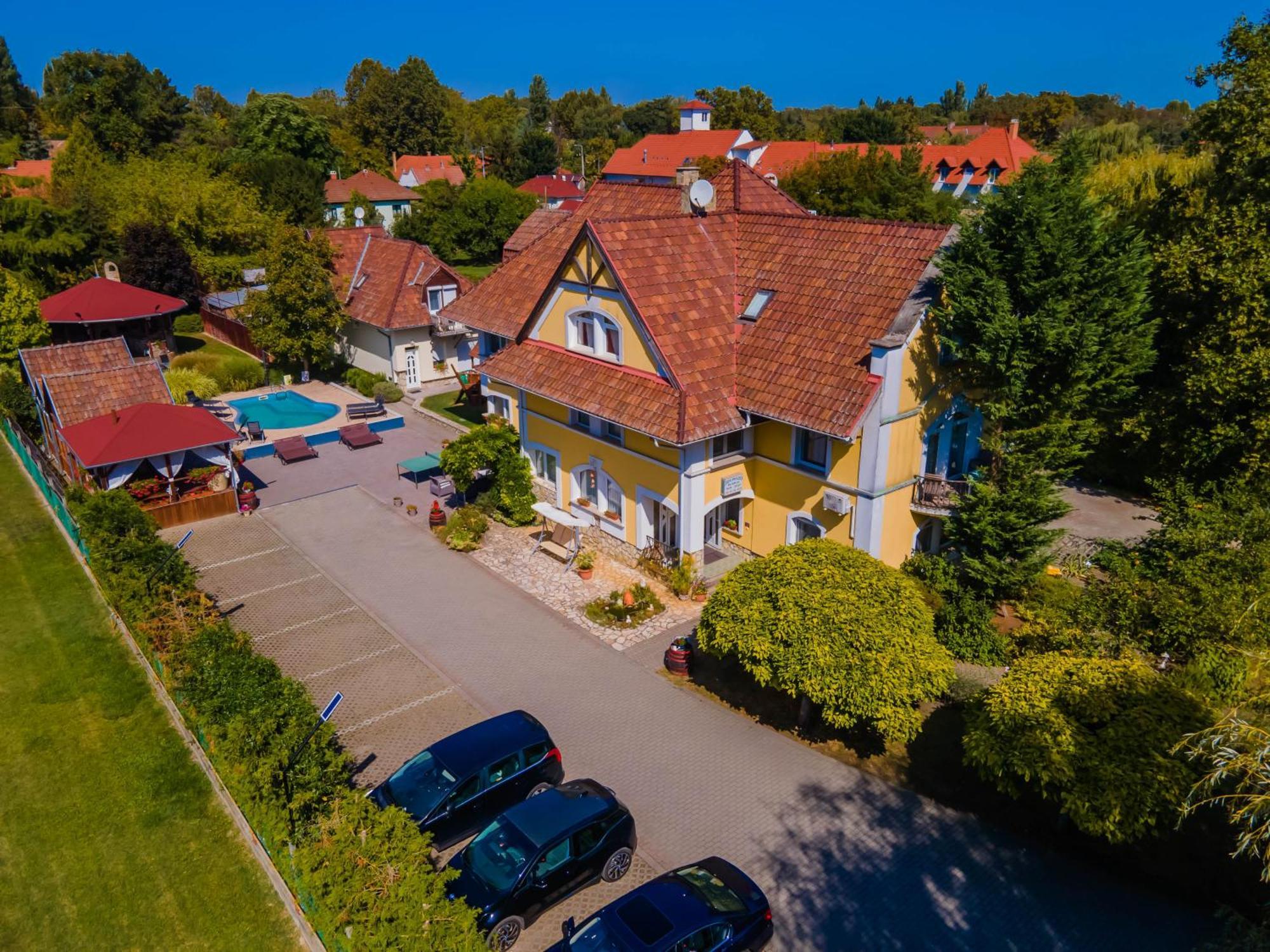 Jade Panzio Bed & Breakfast Balatonföldvár Dış mekan fotoğraf