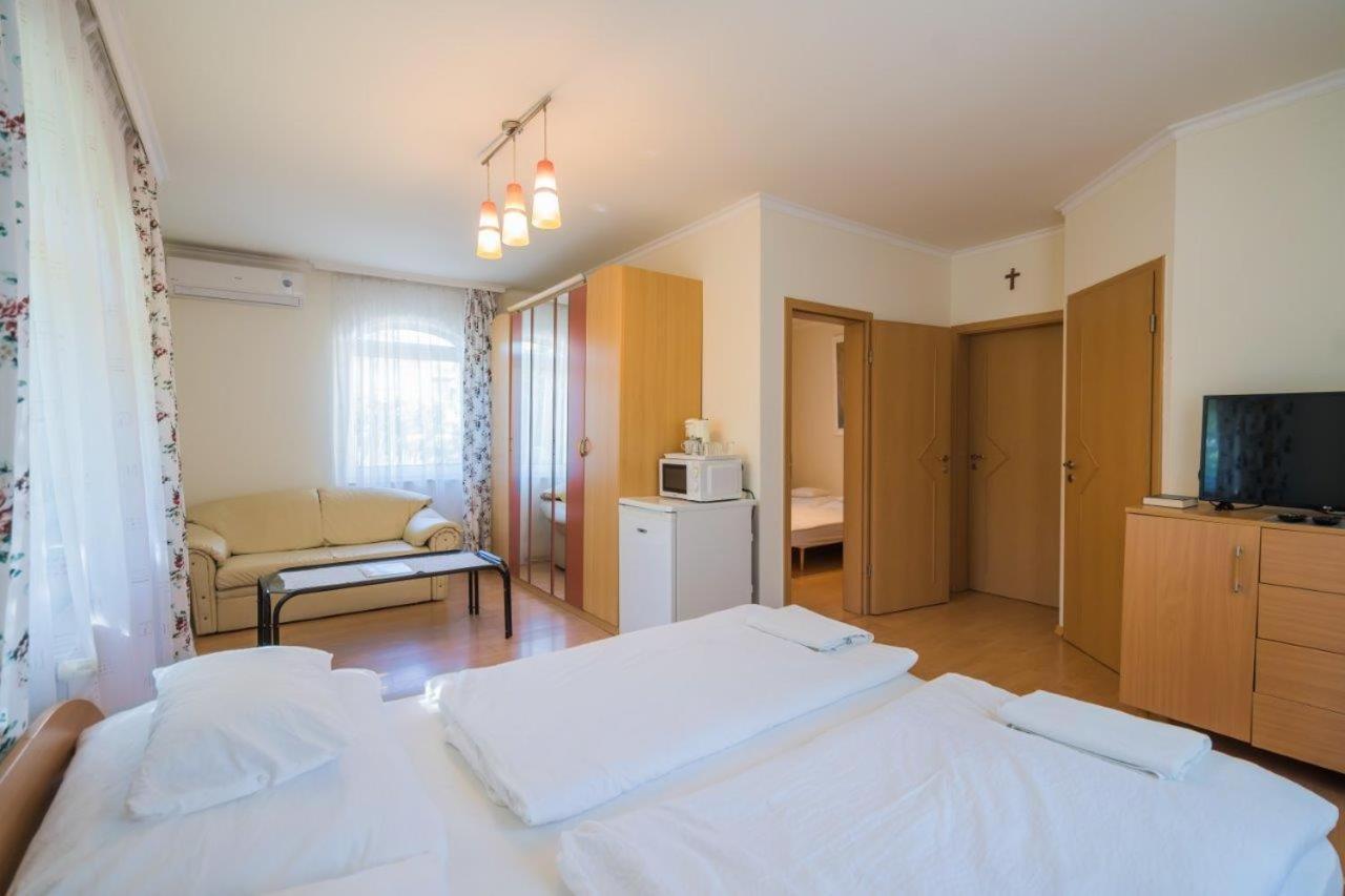 Jade Panzio Bed & Breakfast Balatonföldvár Dış mekan fotoğraf