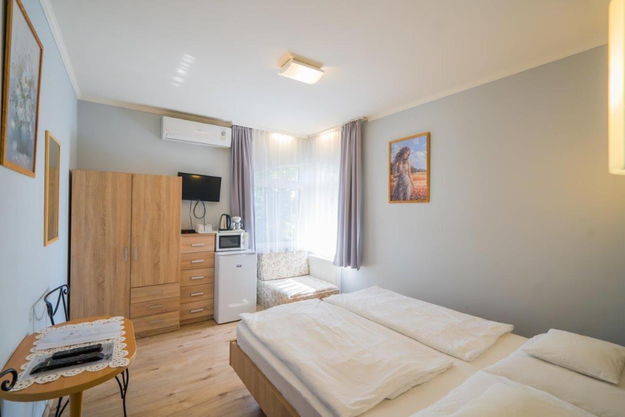 Jade Panzio Bed & Breakfast Balatonföldvár Dış mekan fotoğraf