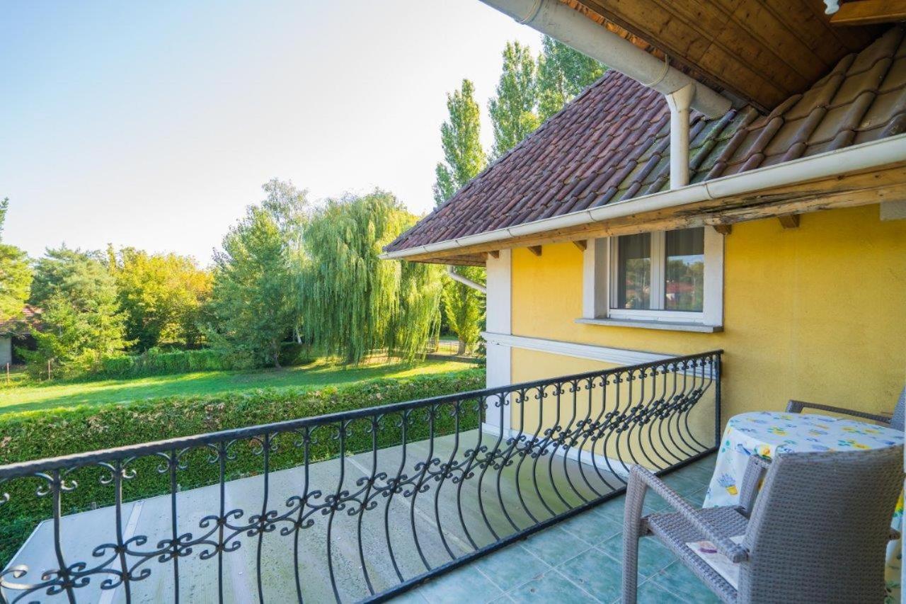 Jade Panzio Bed & Breakfast Balatonföldvár Dış mekan fotoğraf